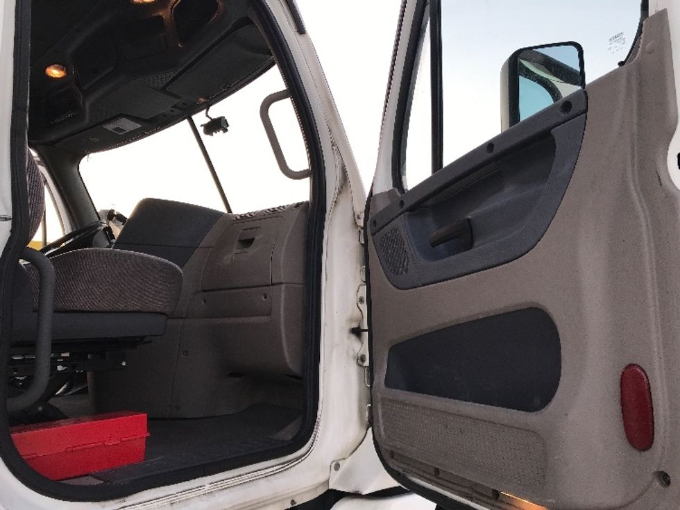 Day Cab Tractor-Heavy Duty Tractors-Freightliner-2019-Cascadia 12564ST-Katy-TX-732,544\n\t\tmiles-$ 26,500 - Image 12