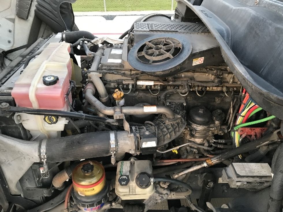 Day Cab Tractor-Heavy Duty Tractors-Freightliner-2019-Cascadia 12564ST-Katy-TX-732,544\n\t\tmiles-$ 26,500 - Image 16