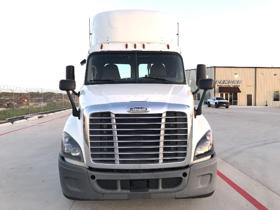 Day Cab Tractor-Heavy Duty Tractors-Freightliner-2019-Cascadia 12564ST-Katy-TX-732,544\n\t\tmiles-$ 26,500 - Image 2