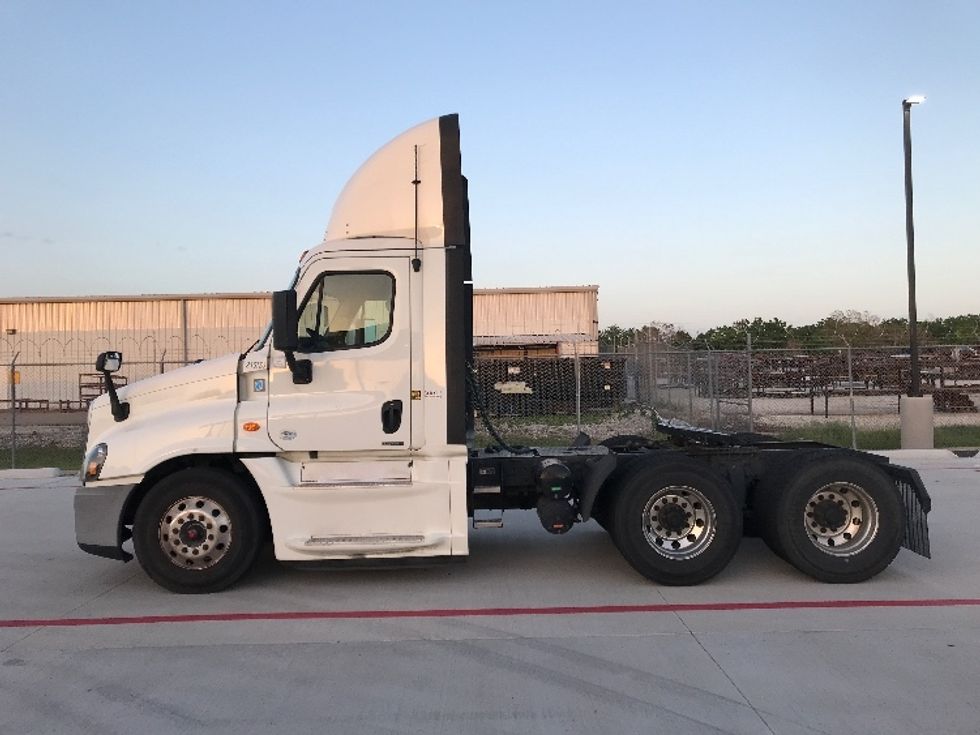 Day Cab Tractor-Heavy Duty Tractors-Freightliner-2019-Cascadia 12564ST-Katy-TX-732,544\n\t\tmiles-$ 26,500 - Image 4