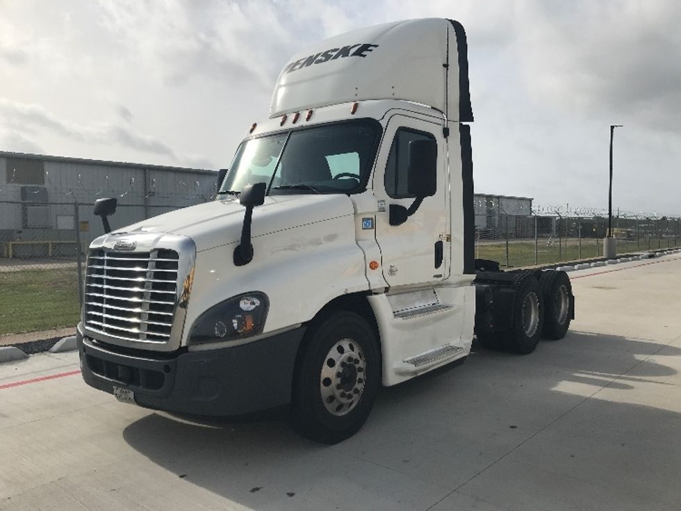 Day Cab Tractor-Heavy Duty Tractors-Freightliner-2019-Cascadia 12564ST-Katy-TX-783,639\n\t\tmiles-$ 26,500 - Image 3