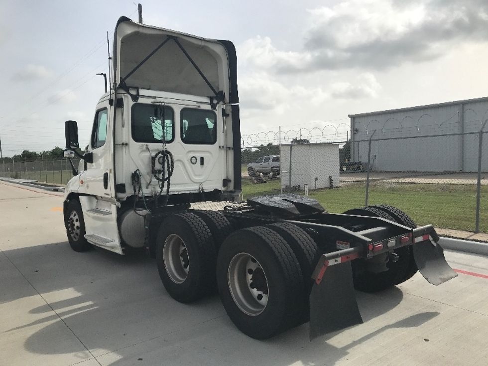Day Cab Tractor-Heavy Duty Tractors-Freightliner-2019-Cascadia 12564ST-Katy-TX-783,639\n\t\tmiles-$ 26,500 - Image 5