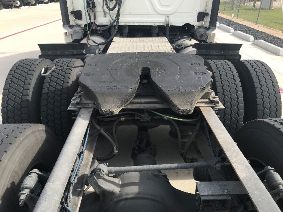 Day Cab Tractor-Heavy Duty Tractors-Freightliner-2019-Cascadia 12564ST-Katy-TX-783,639\n\t\tmiles-$ 26,500 - Image 6