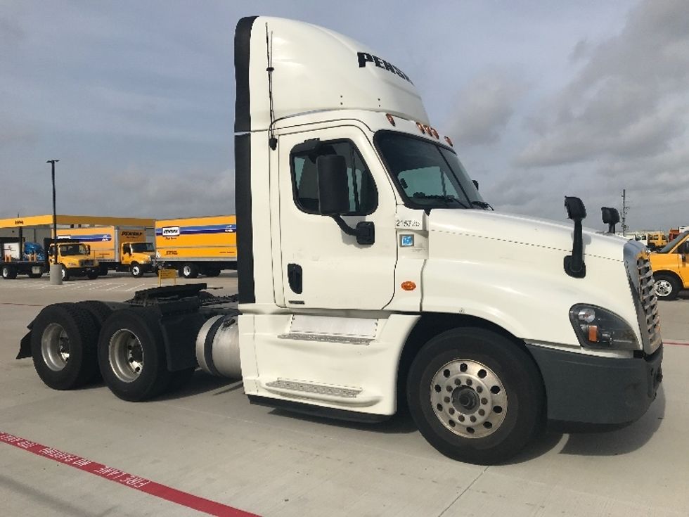 Day Cab Tractor-Heavy Duty Tractors-Freightliner-2019-Cascadia 12564ST-Katy-TX-783,639\n\t\tmiles-$ 26,500 - Image 8