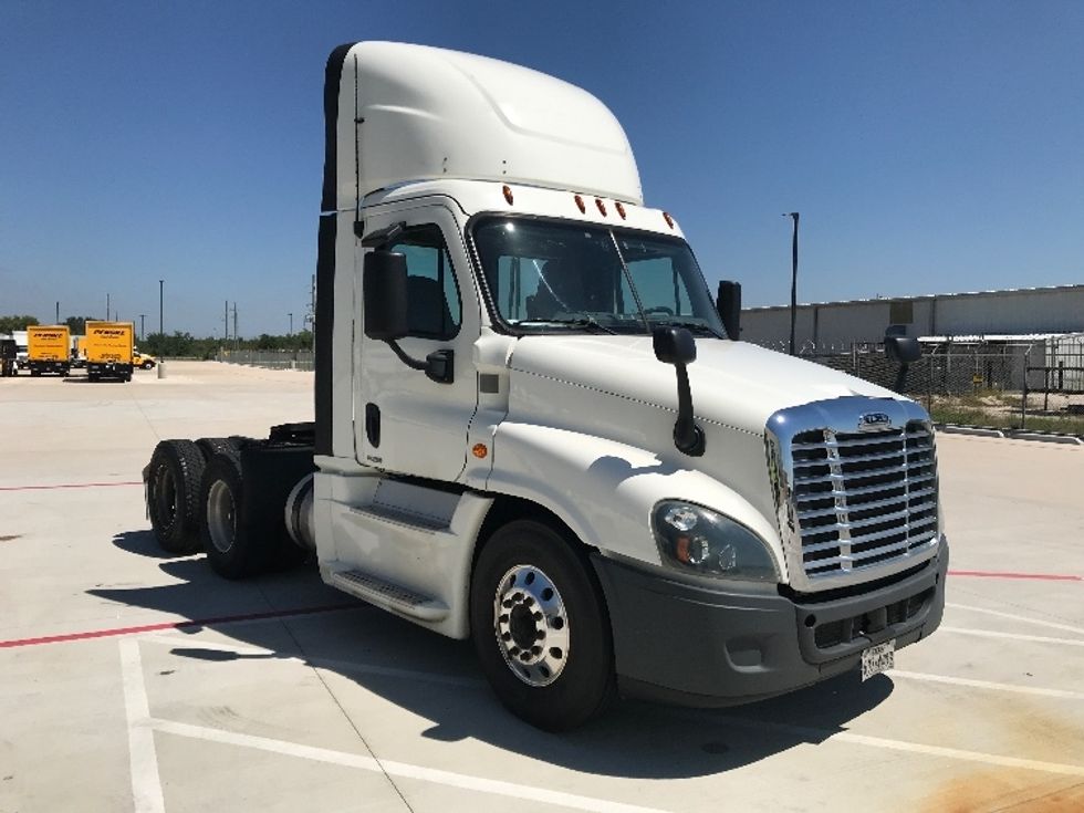 Day Cab Tractor-Heavy Duty Tractors-Freightliner-2019-Cascadia 12564ST-Katy-TX-788,706\n\t\tmiles-$ 26,500 - Image 1