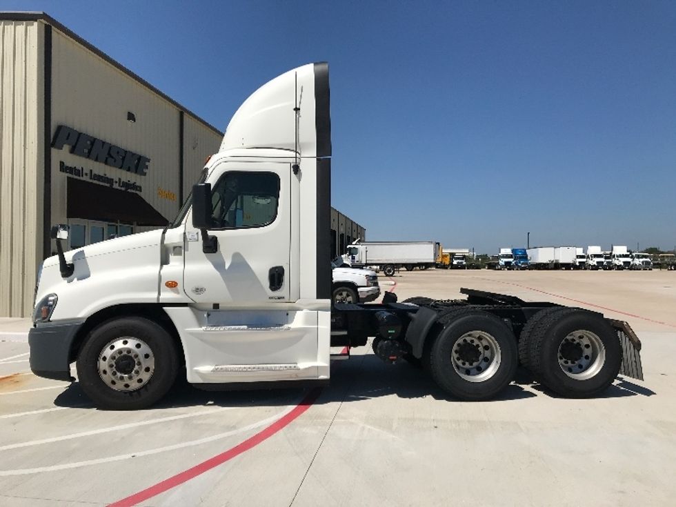 Day Cab Tractor-Heavy Duty Tractors-Freightliner-2019-Cascadia 12564ST-Katy-TX-788,706\n\t\tmiles-$ 26,500 - Image 4