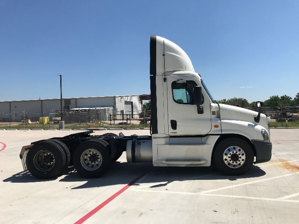 Day Cab Tractor-Heavy Duty Tractors-Freightliner-2019-Cascadia 12564ST-Katy-TX-788,706\n\t\tmiles-$ 26,500 - Image 8
