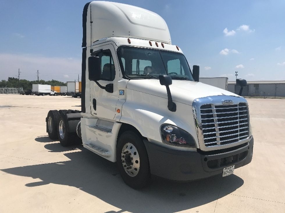 Day Cab Tractor-Heavy Duty Tractors-Freightliner-2019-Cascadia 12564ST-Katy-TX-829,981\n\t\tmiles-$ 26,500 - Image 1