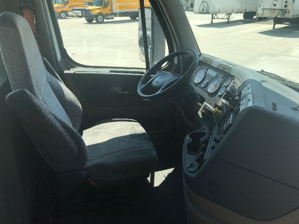 Day Cab Tractor-Heavy Duty Tractors-Freightliner-2019-Cascadia 12564ST-Katy-TX-829,981\n\t\tmiles-$ 26,500 - Image 14