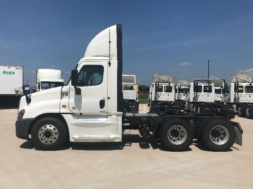 Day Cab Tractor-Heavy Duty Tractors-Freightliner-2019-Cascadia 12564ST-Katy-TX-829,981\n\t\tmiles-$ 26,500 - Image 4