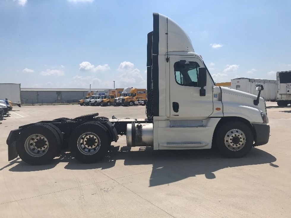 Day Cab Tractor-Heavy Duty Tractors-Freightliner-2019-Cascadia 12564ST-Katy-TX-829,981\n\t\tmiles-$ 26,500 - Image 8