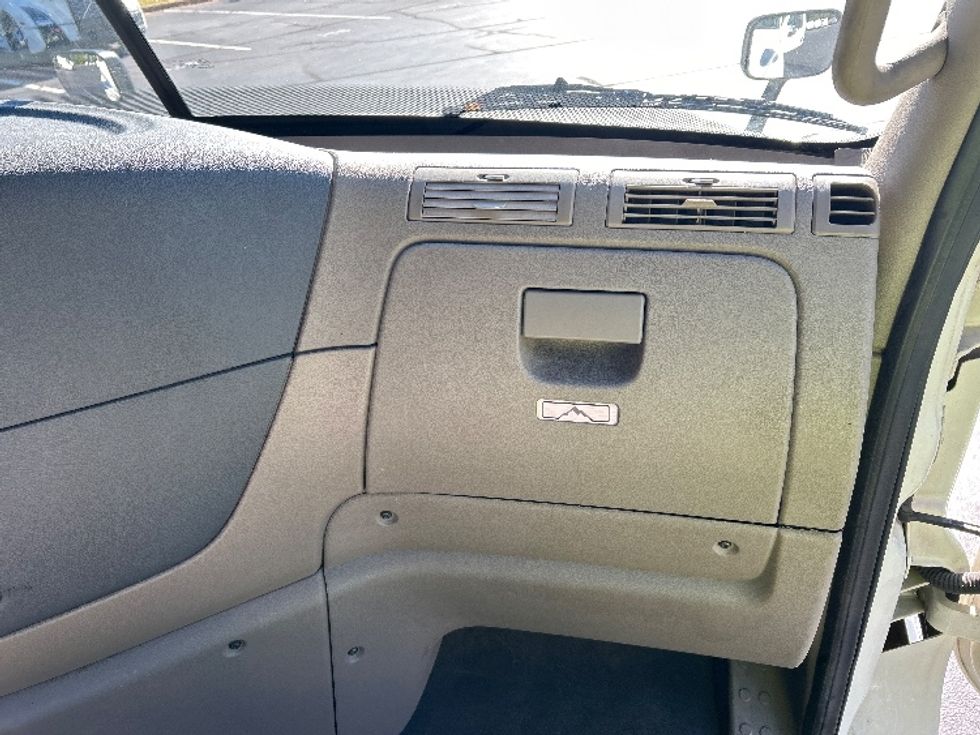 Day Cab Tractor-Heavy Duty Tractors-Freightliner-2019-Cascadia 12564ST-Kennesaw-GA-417,811\n\t\tmiles-$ 39,000 - Image 13