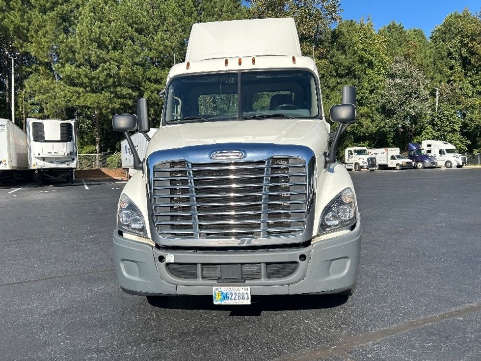 Day Cab Tractor-Heavy Duty Tractors-Freightliner-2019-Cascadia 12564ST-Kennesaw-GA-417,811\n\t\tmiles-$ 39,000 - Image 2