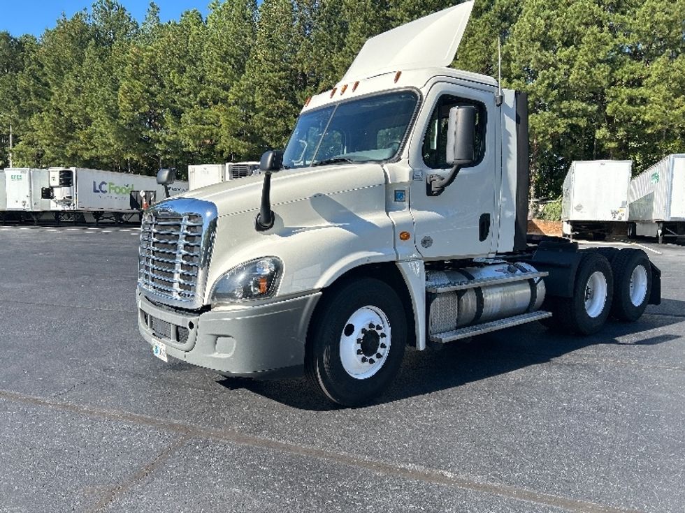 Day Cab Tractor-Heavy Duty Tractors-Freightliner-2019-Cascadia 12564ST-Kennesaw-GA-417,811\n\t\tmiles-$ 39,000 - Image 3