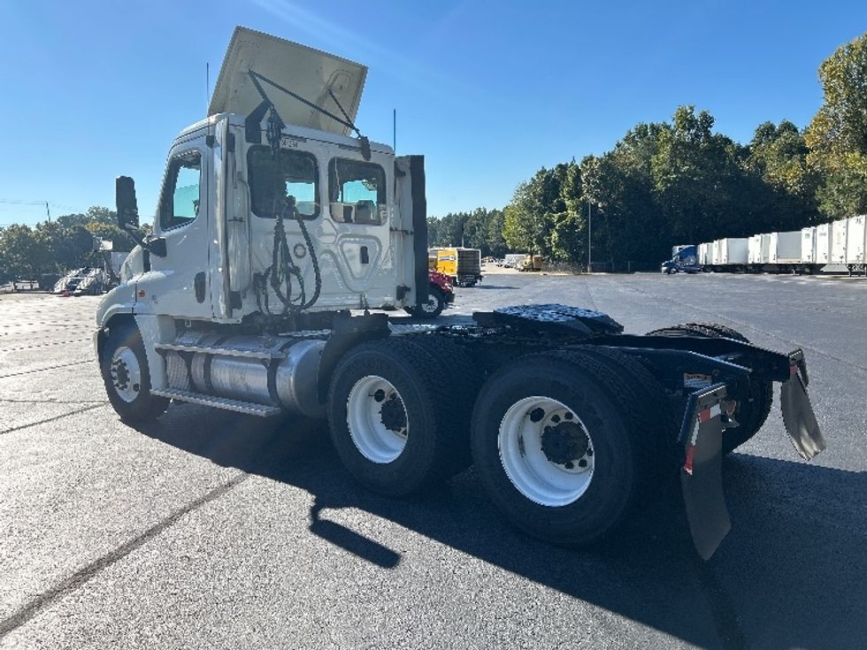 Day Cab Tractor-Heavy Duty Tractors-Freightliner-2019-Cascadia 12564ST-Kennesaw-GA-417,811\n\t\tmiles-$ 39,000 - Image 5