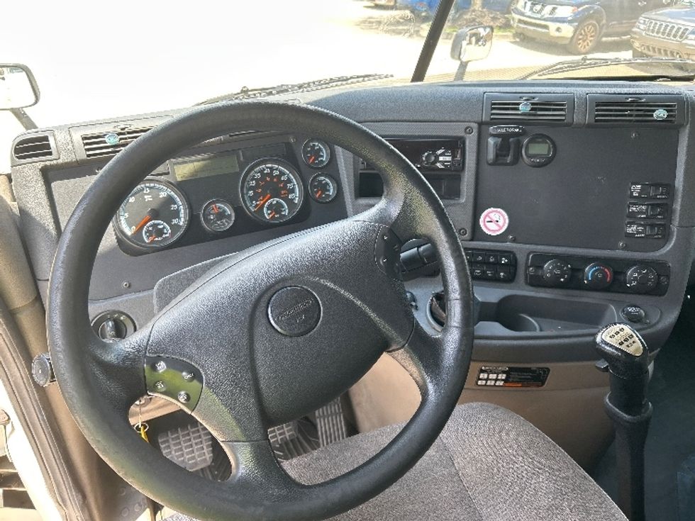 Day Cab Tractor-Heavy Duty Tractors-Freightliner-2019-Cascadia 12564ST-Kennesaw-GA-455,943\n\t\tmiles-$ 36,250 - Image 11