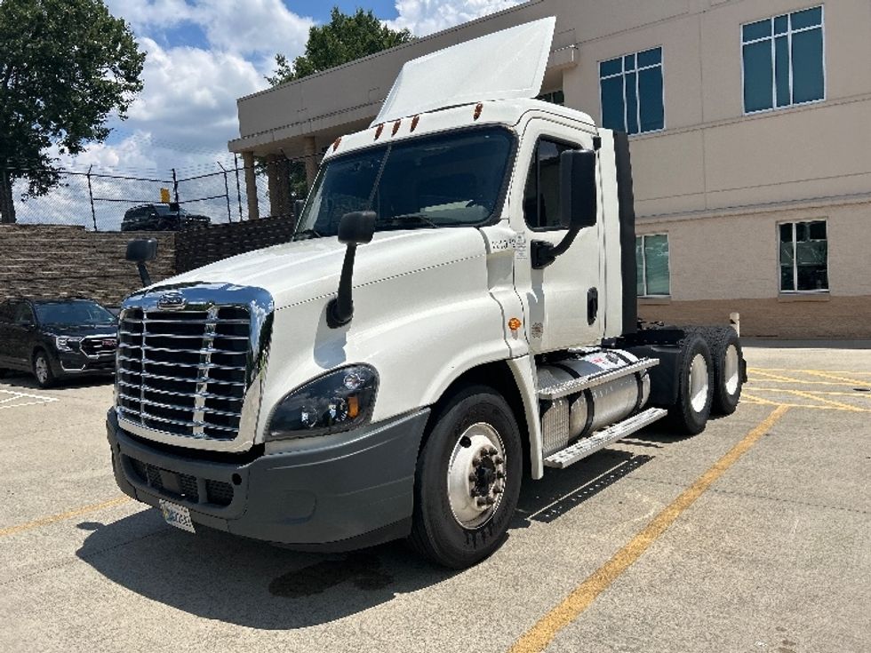 Day Cab Tractor-Heavy Duty Tractors-Freightliner-2019-Cascadia 12564ST-Kennesaw-GA-455,943\n\t\tmiles-$ 36,250 - Image 3