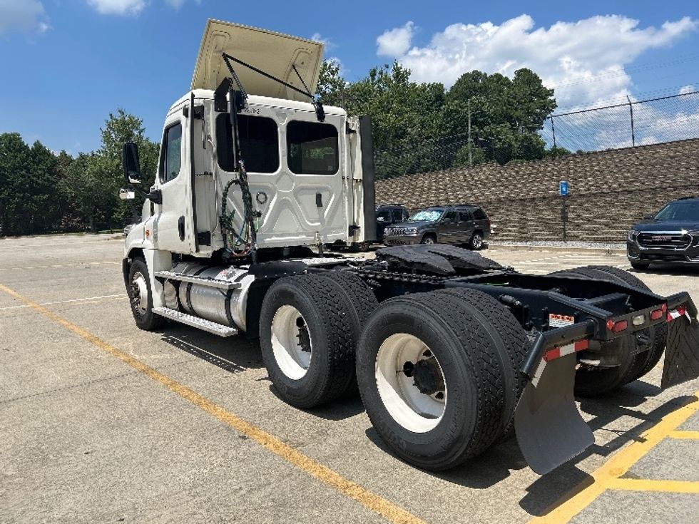Day Cab Tractor-Heavy Duty Tractors-Freightliner-2019-Cascadia 12564ST-Kennesaw-GA-455,943\n\t\tmiles-$ 36,250 - Image 5