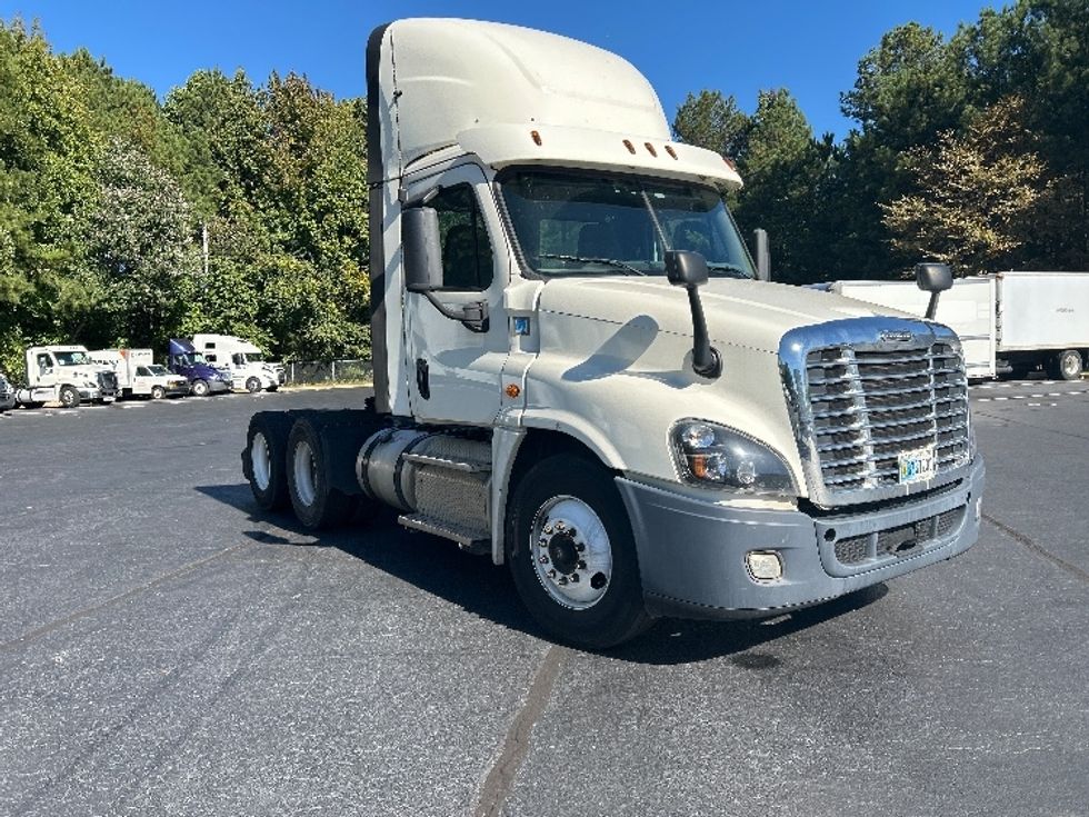 Day Cab Tractor-Heavy Duty Tractors-Freightliner-2019-Cascadia 12564ST-Kennesaw-GA-482,285\n\t\tmiles-$ 35,000 - Image 1