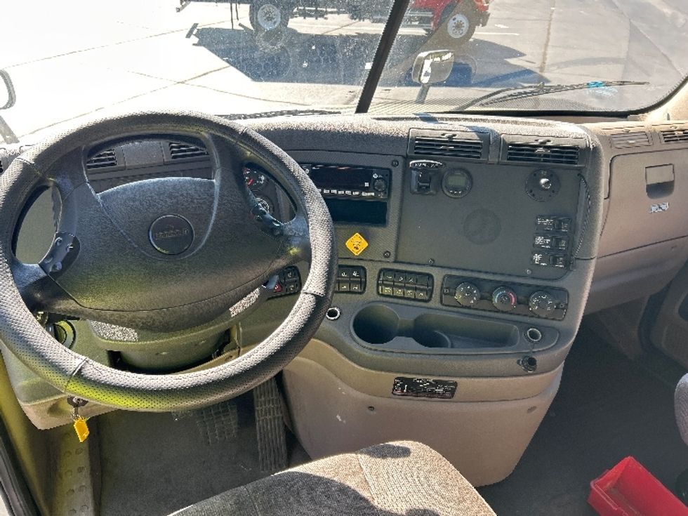 Day Cab Tractor-Heavy Duty Tractors-Freightliner-2019-Cascadia 12564ST-Kennesaw-GA-482,285\n\t\tmiles-$ 35,000 - Image 11