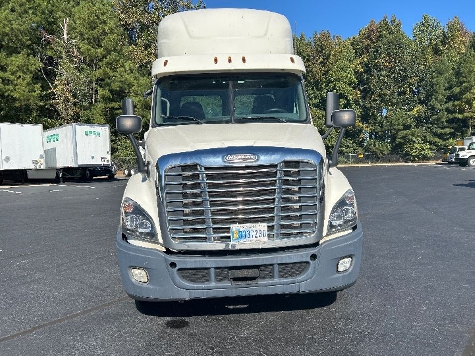 Day Cab Tractor-Heavy Duty Tractors-Freightliner-2019-Cascadia 12564ST-Kennesaw-GA-482,285\n\t\tmiles-$ 35,000 - Image 2