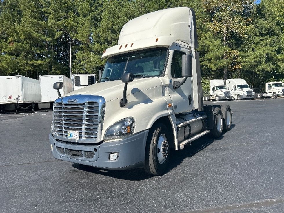 Day Cab Tractor-Heavy Duty Tractors-Freightliner-2019-Cascadia 12564ST-Kennesaw-GA-482,285\n\t\tmiles-$ 35,000 - Image 3