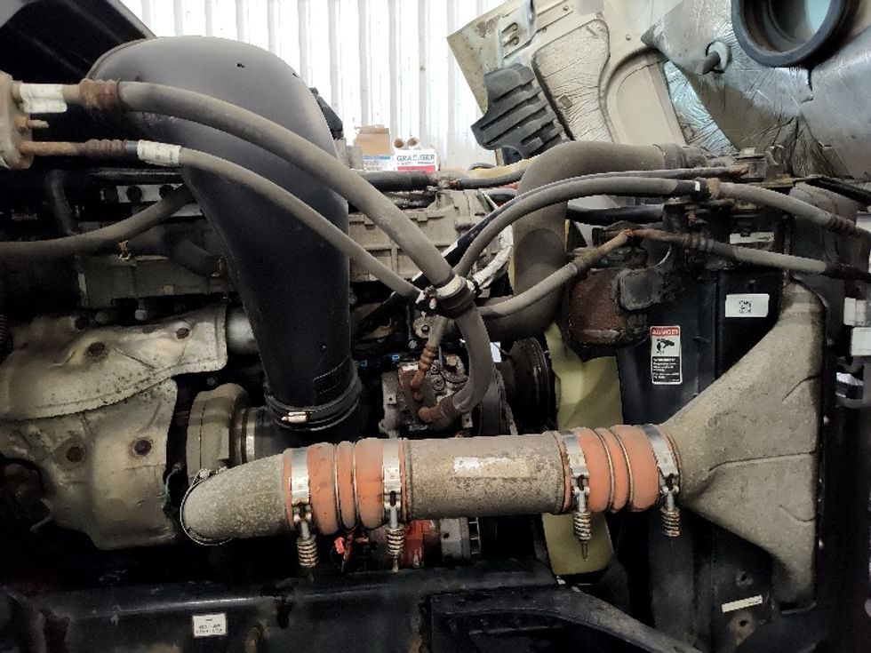 Day Cab Tractor-Heavy Duty Tractors-Freightliner-2019-Cascadia 12564ST-Kent-WA-460,875\n\t\tmiles-$ 34,500 - Image 15