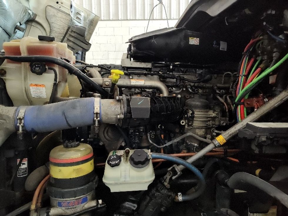 Day Cab Tractor-Heavy Duty Tractors-Freightliner-2019-Cascadia 12564ST-Kent-WA-460,875\n\t\tmiles-$ 34,500 - Image 16