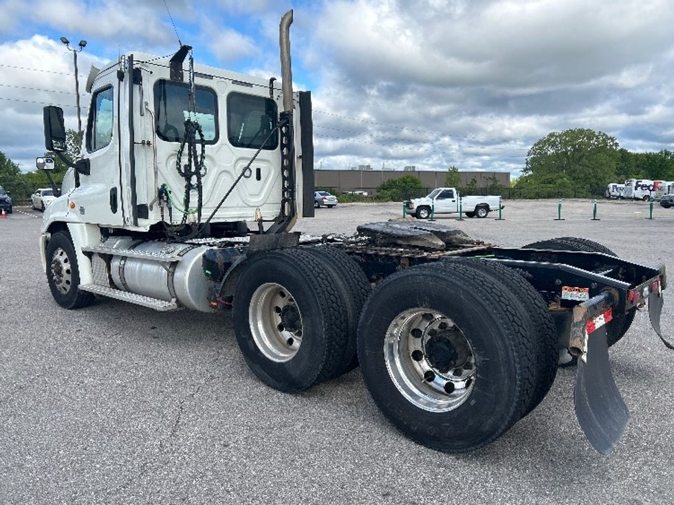 Day Cab Tractor-Heavy Duty Tractors-Freightliner-2019-Cascadia 12564ST-Kentwood-MI-161,904\n\t\tmiles-$ 52,750 - Image 5