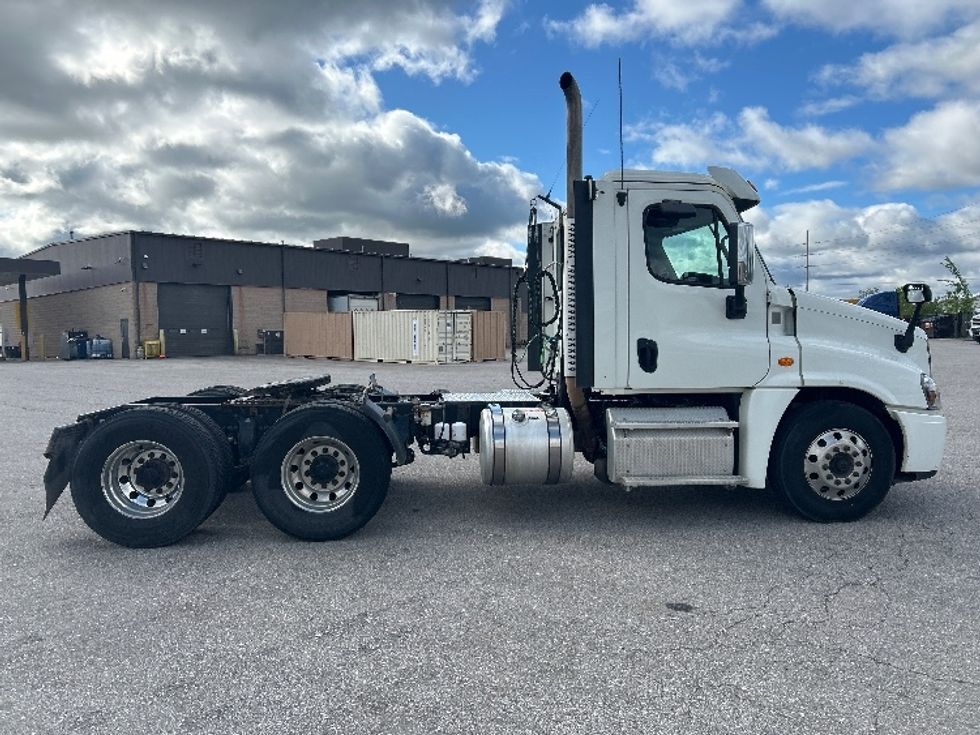 Day Cab Tractor-Heavy Duty Tractors-Freightliner-2019-Cascadia 12564ST-Kentwood-MI-161,904\n\t\tmiles-$ 52,750 - Image 8