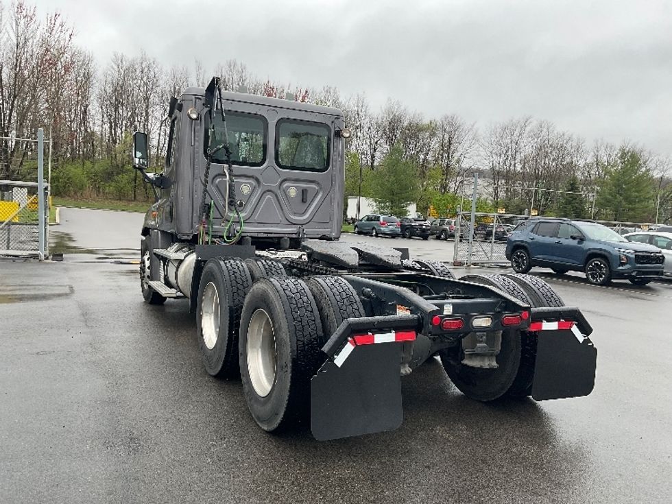 Day Cab Tractor-Heavy Duty Tractors-Freightliner-2019-Cascadia 12564ST-King Of Prussia-PA-142,700\n\t\tmiles-$ 53,000 - Image 5