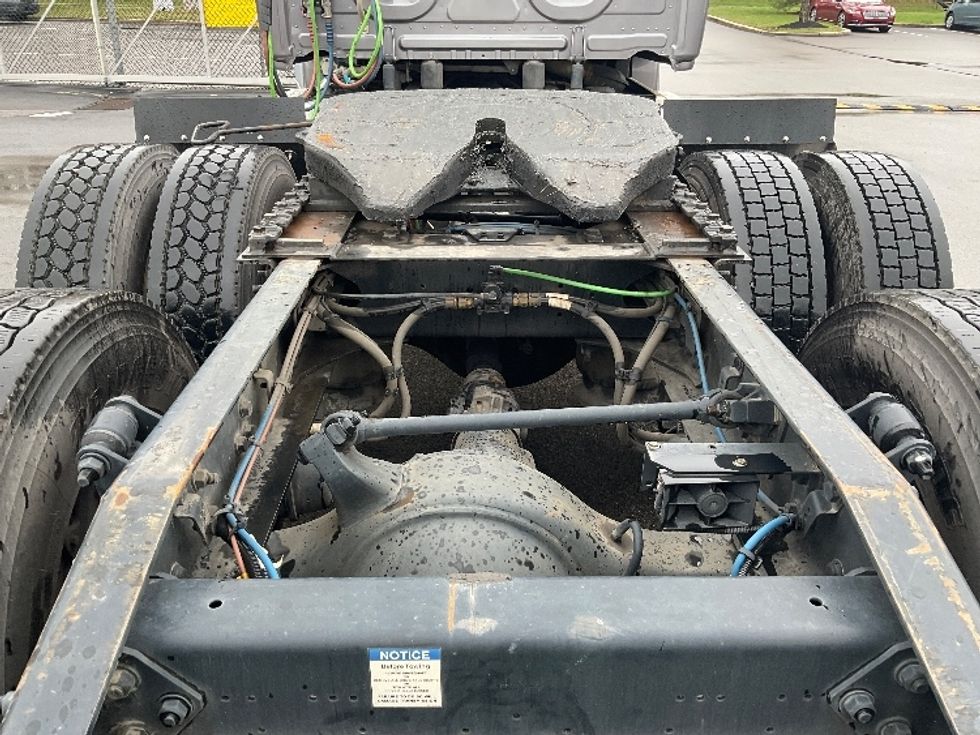 Day Cab Tractor-Heavy Duty Tractors-Freightliner-2019-Cascadia 12564ST-King Of Prussia-PA-142,700\n\t\tmiles-$ 53,000 - Image 6