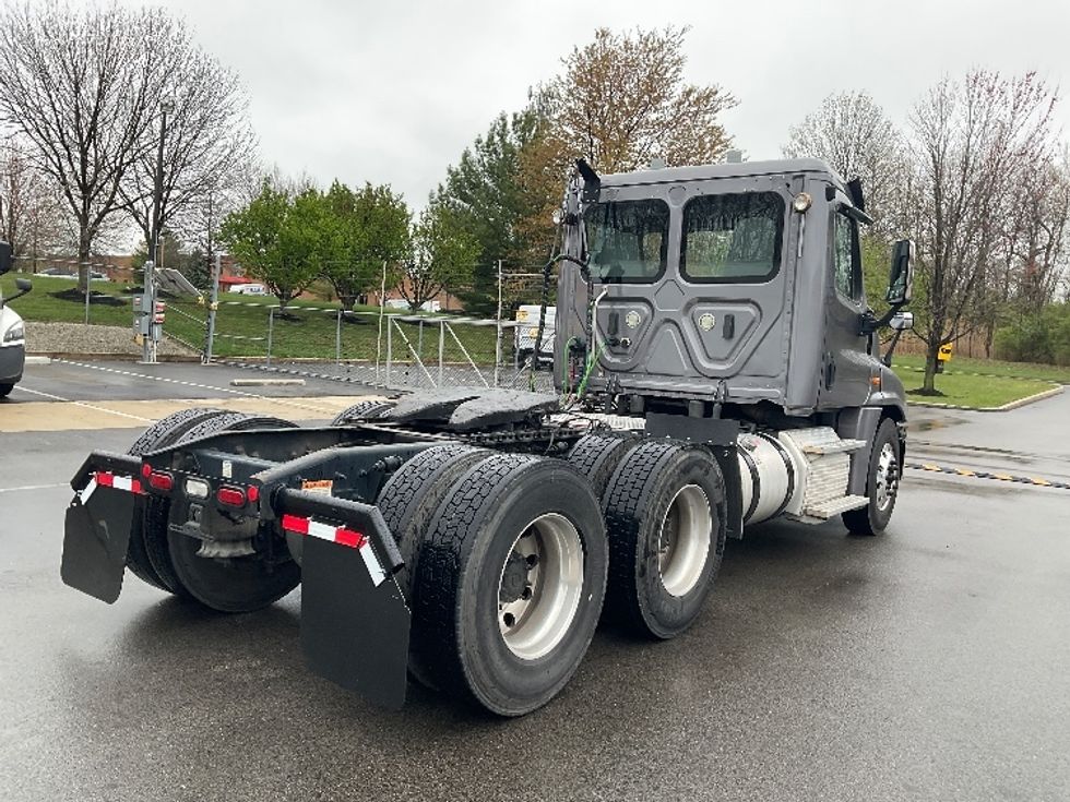 Day Cab Tractor-Heavy Duty Tractors-Freightliner-2019-Cascadia 12564ST-King Of Prussia-PA-142,700\n\t\tmiles-$ 53,000 - Image 7