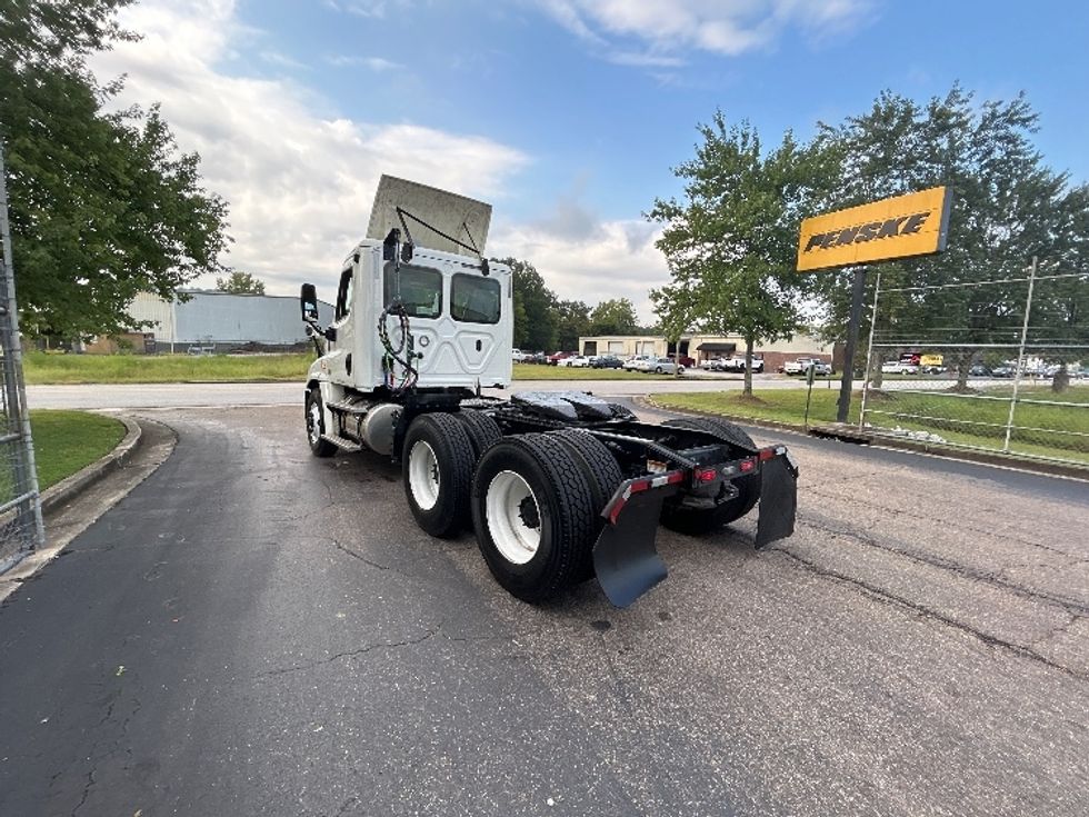Day Cab Tractor-Heavy Duty Tractors-Freightliner-2019-Cascadia 12564ST-Knoxville-TN-473,247\n\t\tmiles-$ 38,500 - Image 5