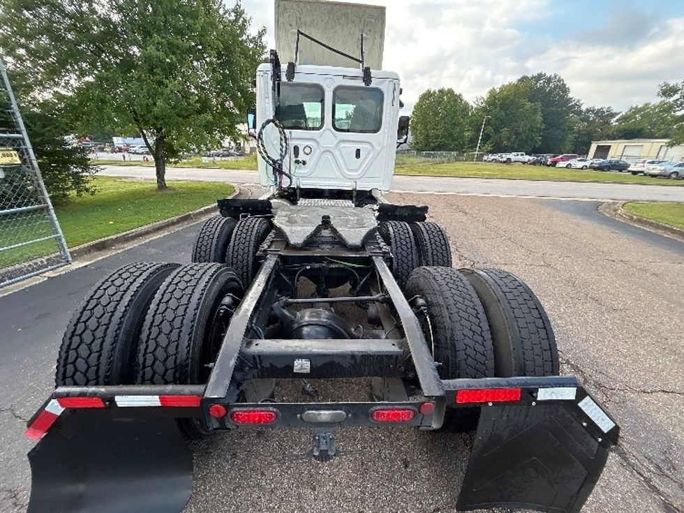 Day Cab Tractor-Heavy Duty Tractors-Freightliner-2019-Cascadia 12564ST-Knoxville-TN-473,247\n\t\tmiles-$ 38,500 - Image 6
