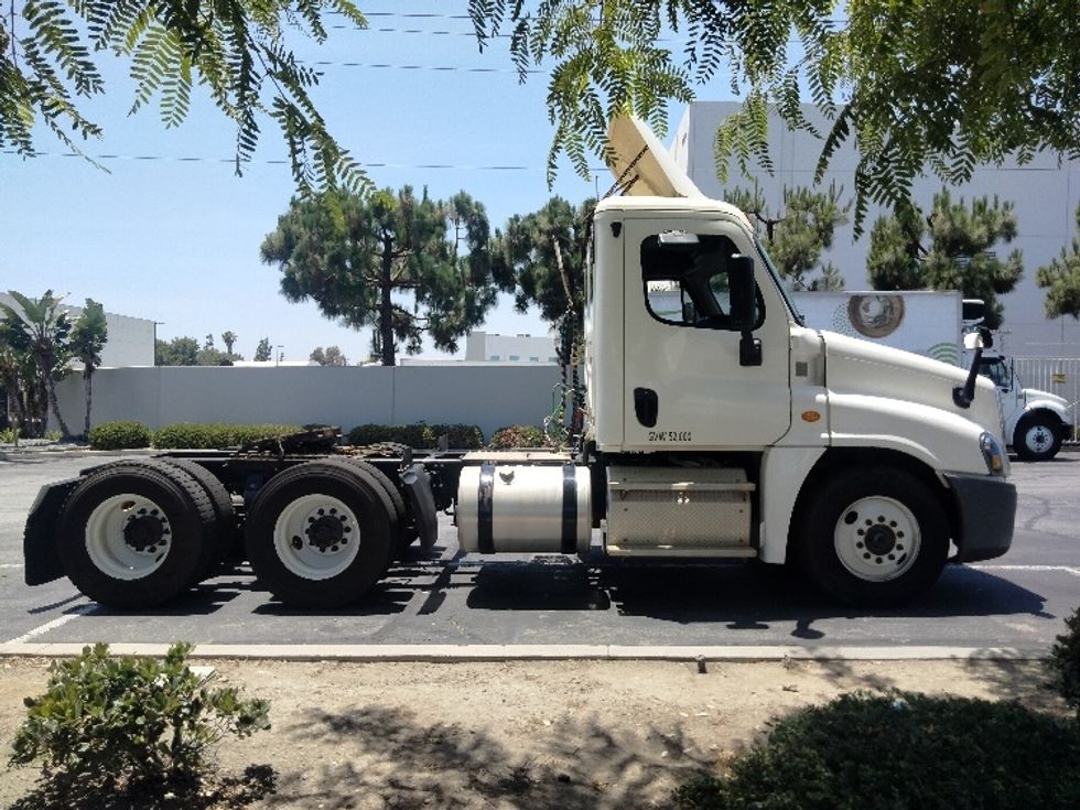 Day Cab Tractor-Heavy Duty Tractors-Freightliner-2019-Cascadia 12564ST-La Mirada-CA-73,889\n\t\tmiles-$ 46,250 - Image 8