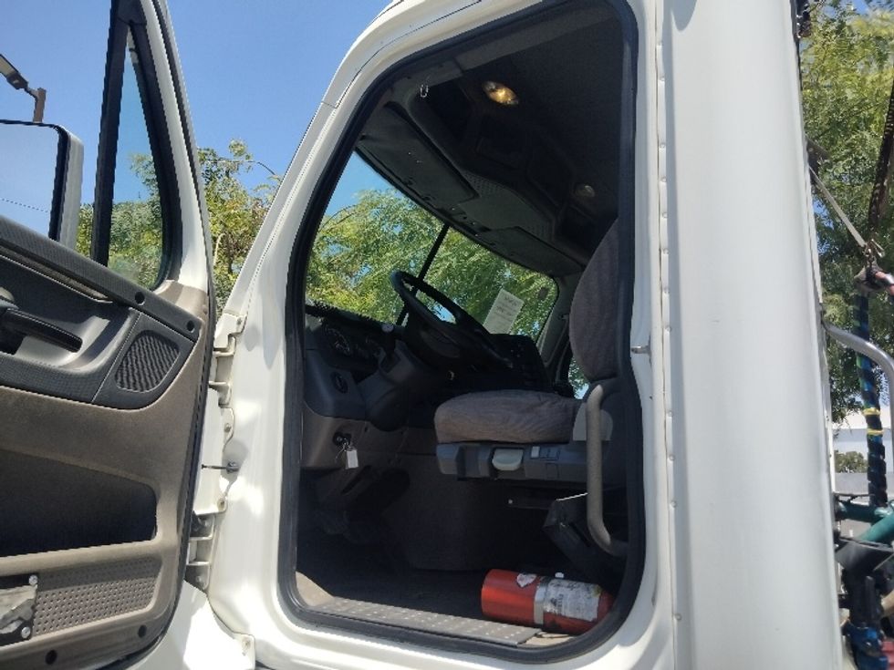 Day Cab Tractor-Heavy Duty Tractors-Freightliner-2019-Cascadia 12564ST-La Mirada-CA-73,889\n\t\tmiles-$ 46,250 - Image 9