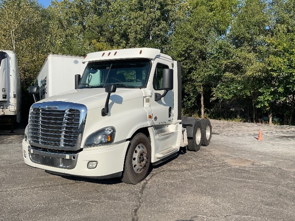 Day Cab Tractor-Heavy Duty Tractors-Freightliner-2019-Cascadia 12564ST-La Porte-IN-444,233\n\t\tmiles-$ 37,500 - Image 3