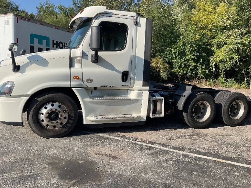 Day Cab Tractor-Heavy Duty Tractors-Freightliner-2019-Cascadia 12564ST-La Porte-IN-444,233\n\t\tmiles-$ 37,500 - Image 4