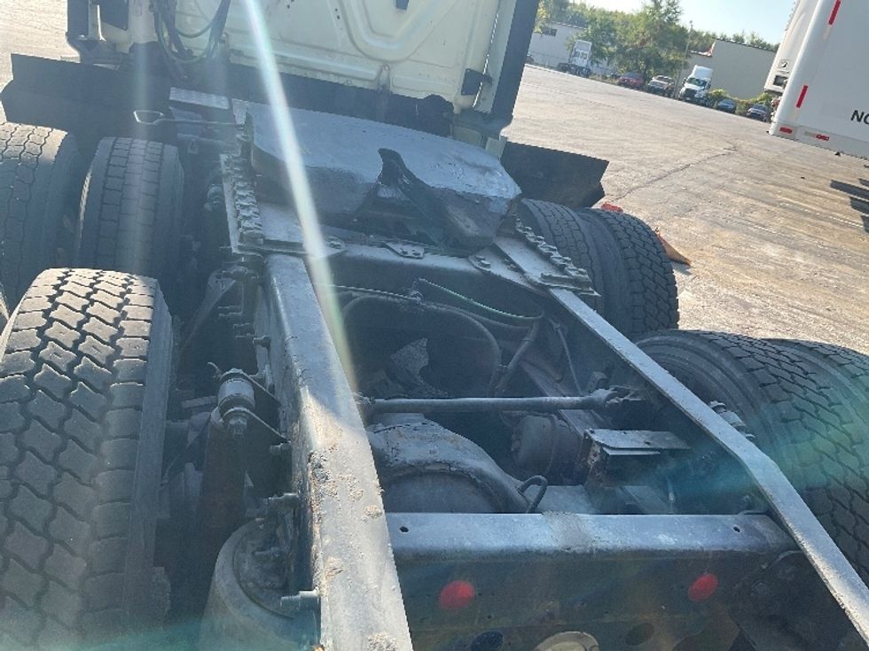 Day Cab Tractor-Heavy Duty Tractors-Freightliner-2019-Cascadia 12564ST-La Porte-IN-444,233\n\t\tmiles-$ 37,500 - Image 6