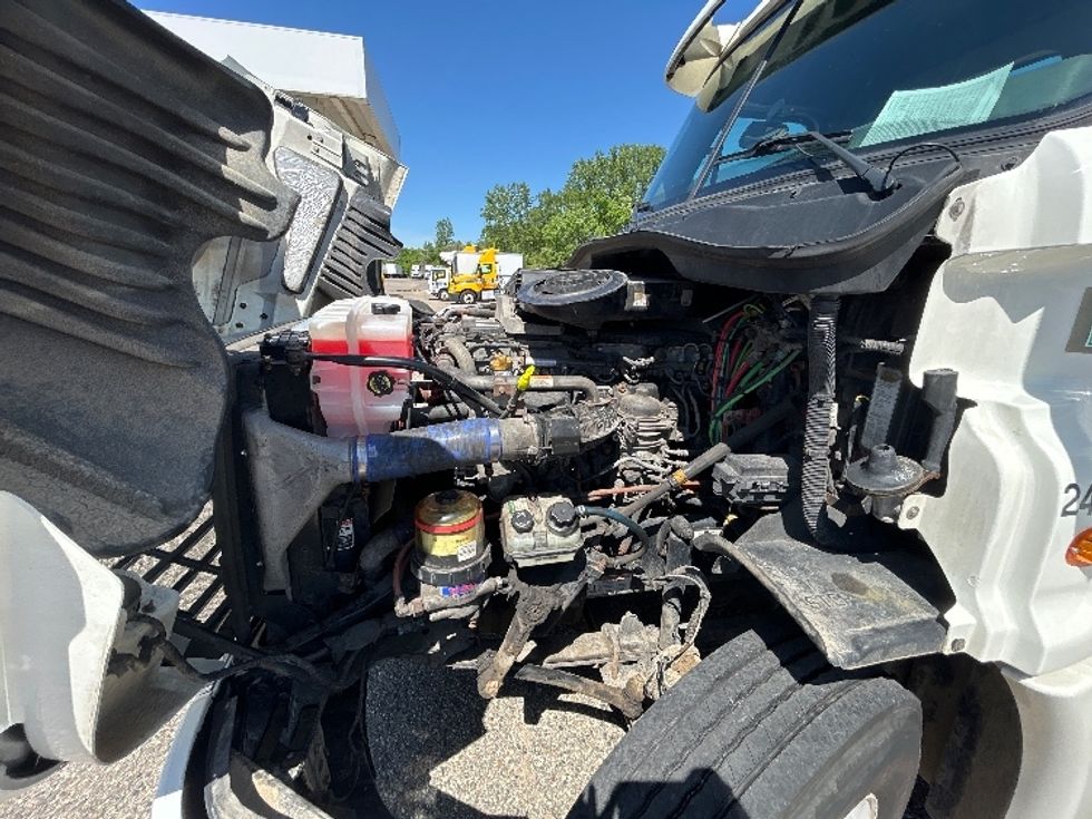 Day Cab Tractor-Heavy Duty Tractors-Freightliner-2019-Cascadia 12564ST-Lansing-MI-204,628\n\t\tmiles-$ 46,750 - Image 16