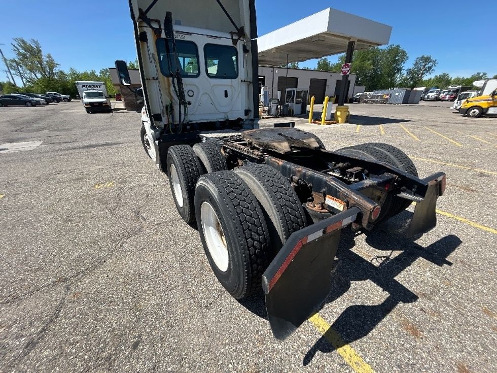 Day Cab Tractor-Heavy Duty Tractors-Freightliner-2019-Cascadia 12564ST-Lansing-MI-204,628\n\t\tmiles-$ 46,750 - Image 18