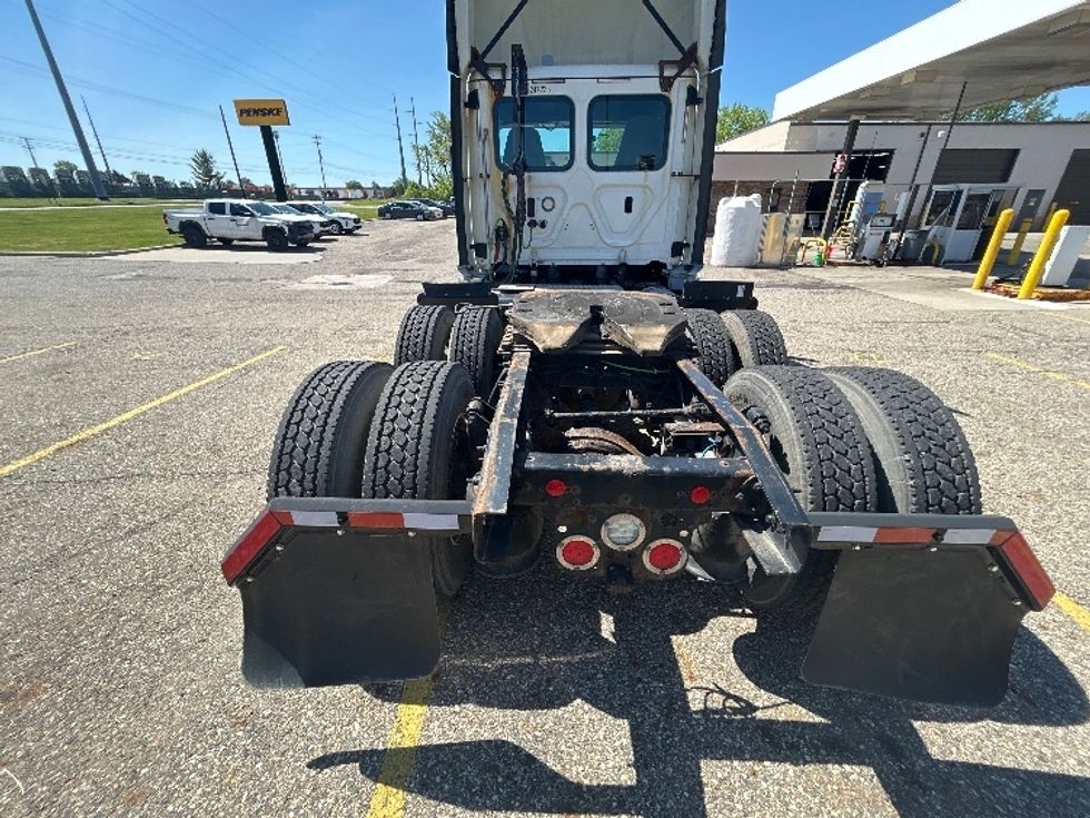 Day Cab Tractor-Heavy Duty Tractors-Freightliner-2019-Cascadia 12564ST-Lansing-MI-204,628\n\t\tmiles-$ 46,750 - Image 6