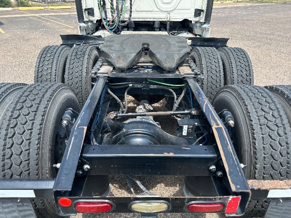 Day Cab Tractor-Heavy Duty Tractors-Freightliner-2019-Cascadia 12564ST-Laredo-TX-639,988\n\t\tmiles-$ 27,250 - Image 6