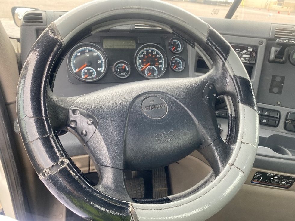 Day Cab Tractor-Heavy Duty Tractors-Freightliner-2019-Cascadia 12564ST-Laredo-TX-687,467\n\t\tmiles-$ 26,500 - Image 11