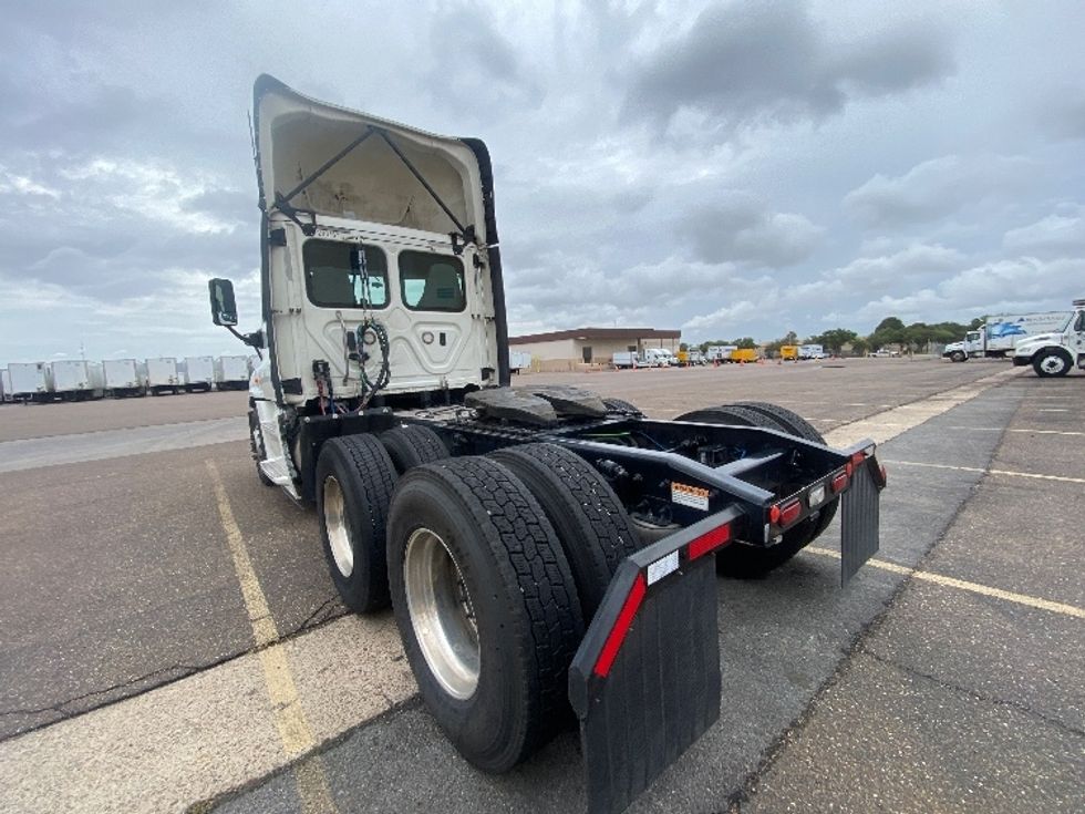 Day Cab Tractor-Heavy Duty Tractors-Freightliner-2019-Cascadia 12564ST-Laredo-TX-687,467\n\t\tmiles-$ 26,500 - Image 5