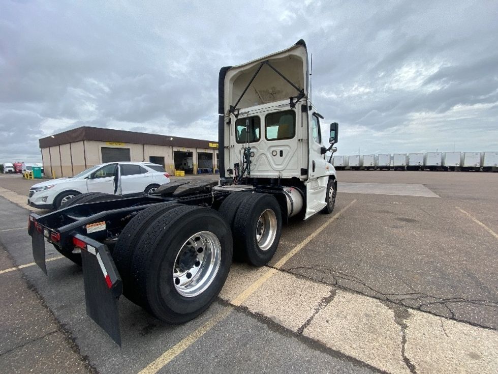 Day Cab Tractor-Heavy Duty Tractors-Freightliner-2019-Cascadia 12564ST-Laredo-TX-687,467\n\t\tmiles-$ 26,500 - Image 7