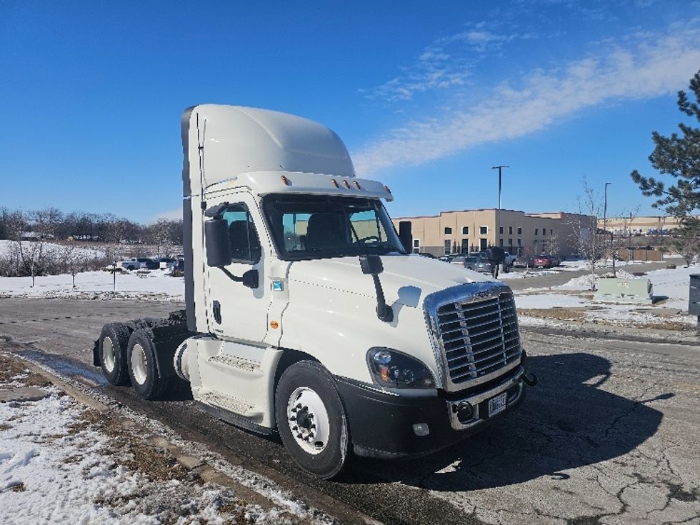 Day Cab Tractor-Heavy Duty Tractors-Freightliner-2019-Cascadia 12564ST-Lenexa-KS-622,227\n\t\tmiles-$ 30,750 - Image 1