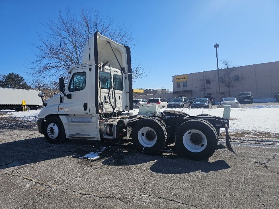 Day Cab Tractor-Heavy Duty Tractors-Freightliner-2019-Cascadia 12564ST-Lenexa-KS-622,227\n\t\tmiles-$ 30,750 - Image 5