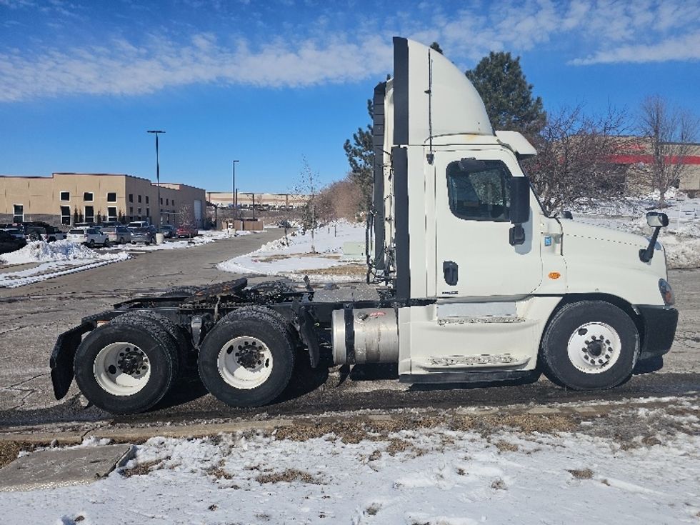 Day Cab Tractor-Heavy Duty Tractors-Freightliner-2019-Cascadia 12564ST-Lenexa-KS-622,227\n\t\tmiles-$ 30,750 - Image 8